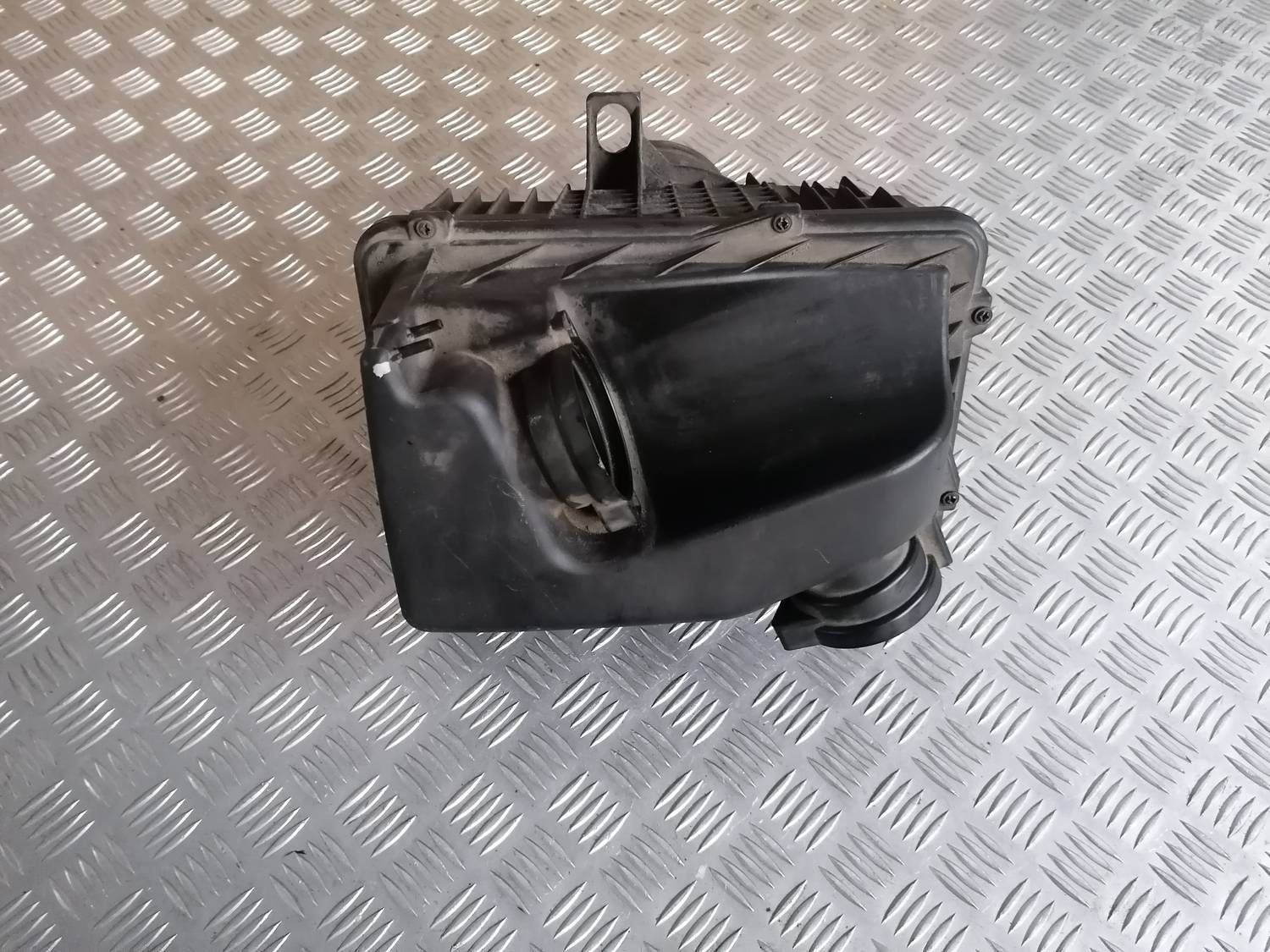 Gaisa filtra korpuss priekš PEUGEOT 607 2010 1 Gaisa filtra korpuss priekš PEUGEOT 607 2010