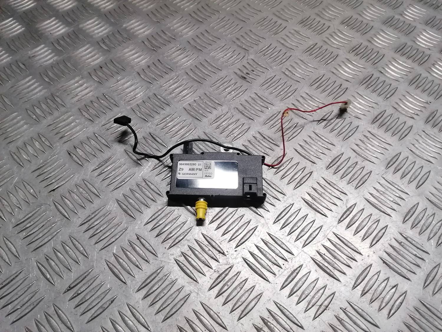 Antenas pastiprinātāja bloks priekš PEUGEOT 607 2010 1 Antenas pastiprinātāja bloks priekš PEUGEOT 607 2010