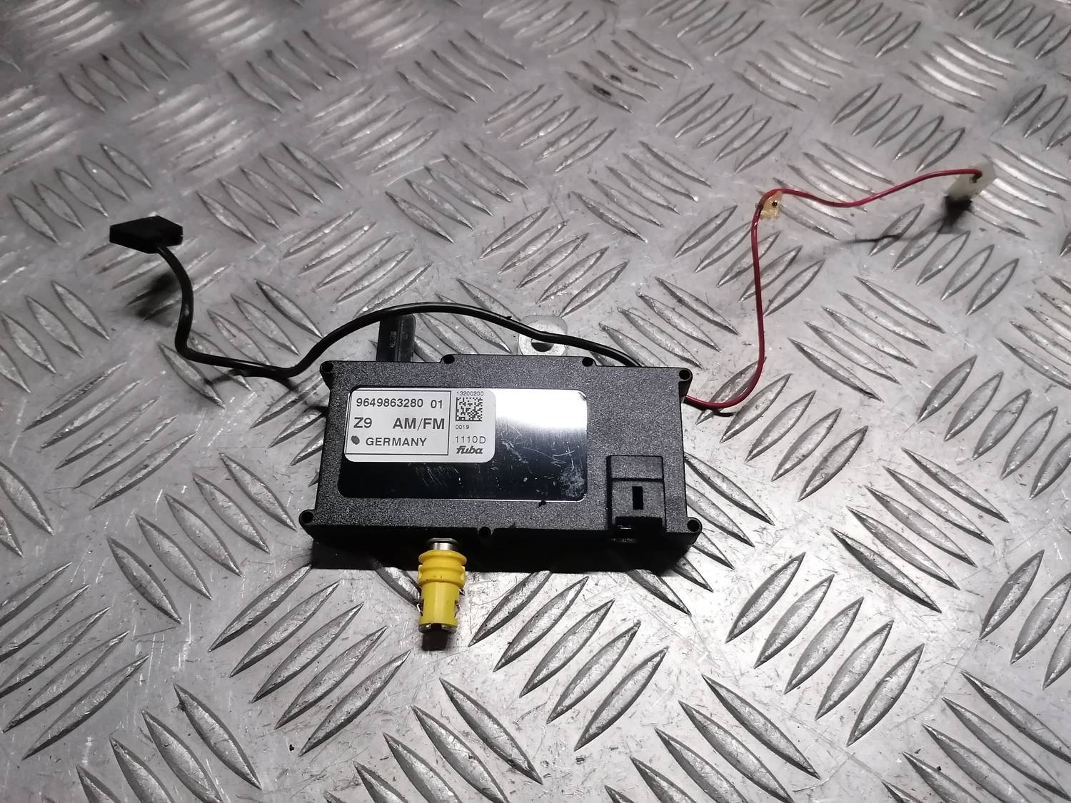 Antenas pastiprinātāja bloks priekš PEUGEOT 607 2010 2 Antenas pastiprinātāja bloks priekš PEUGEOT 607 2010