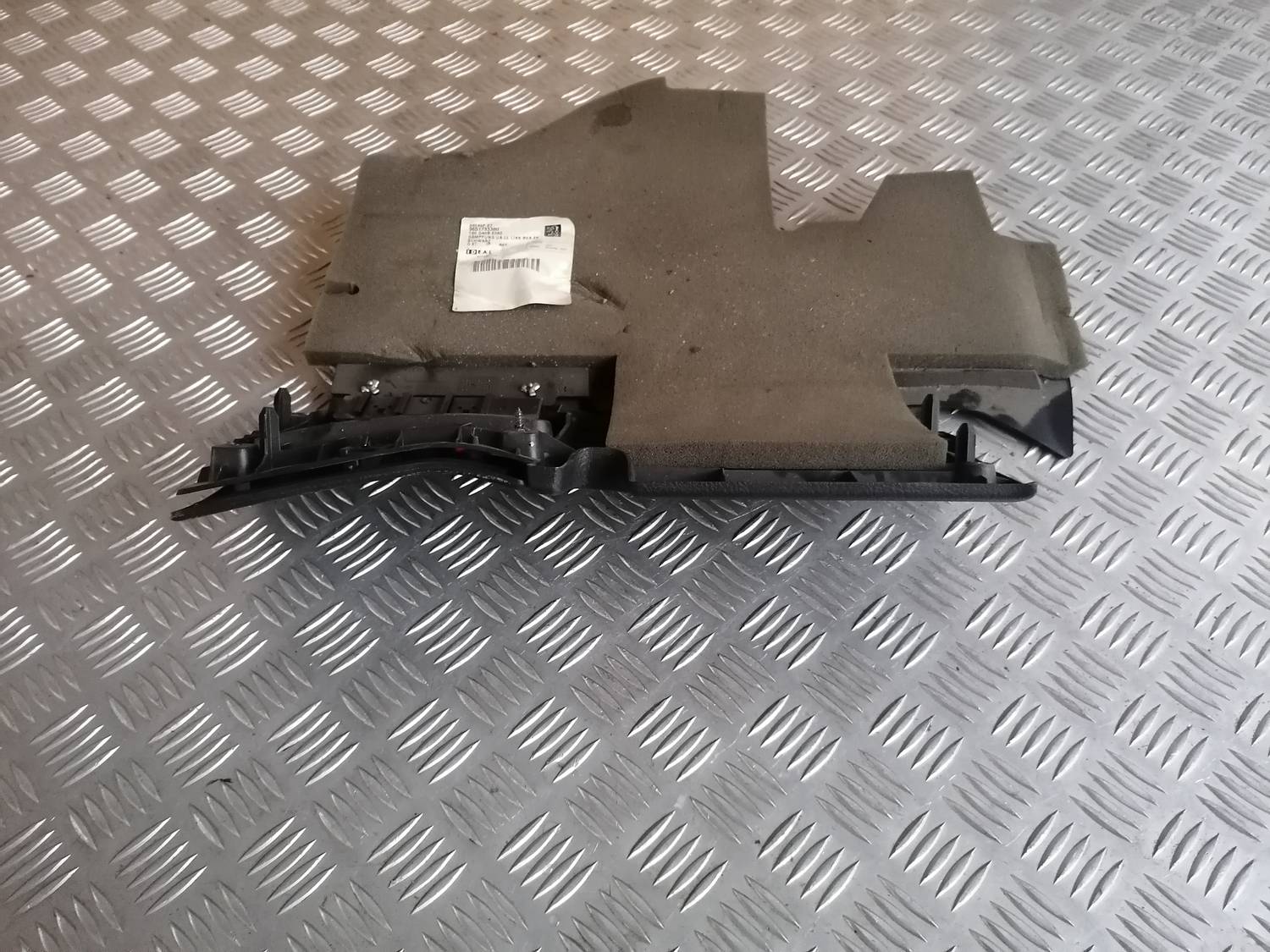 Mērinstrumentu paneļa apakšēja apdare priekš PEUGEOT 607 2010 5 Mērinstrumentu paneļa apakšēja apdare priekš PEUGEOT 607 2010