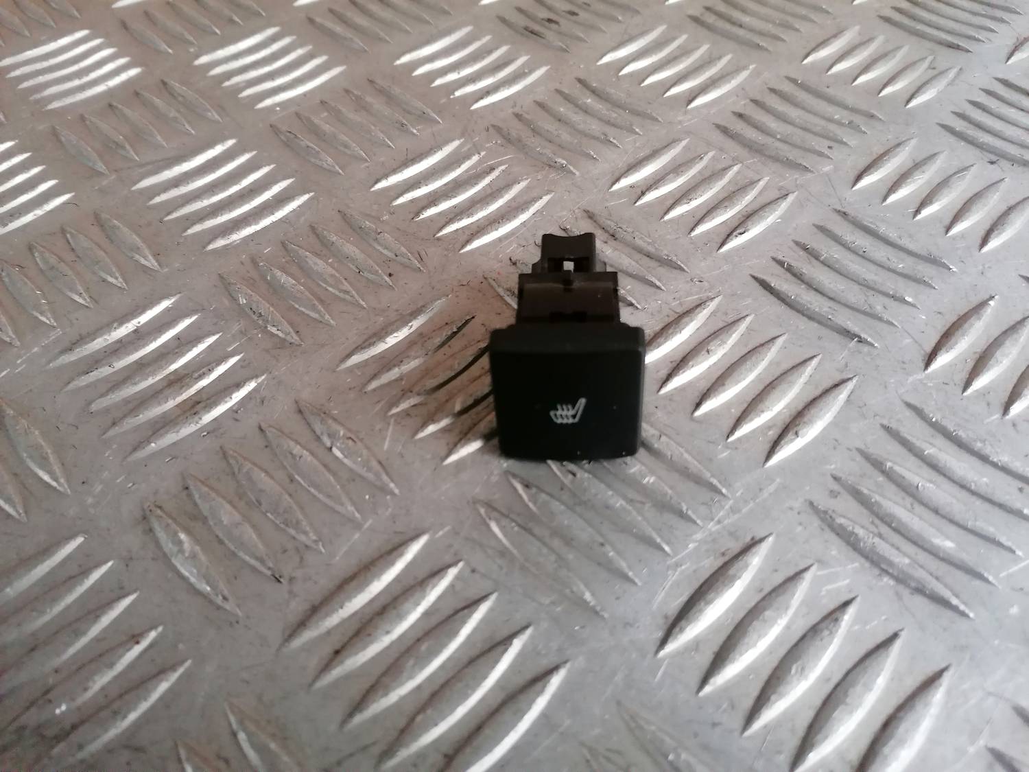 Sēdekļa apsildes ieslēgšanas poga priekš PEUGEOT 607 2010 1 Sēdekļa apsildes ieslēgšanas poga priekš PEUGEOT 607 2010