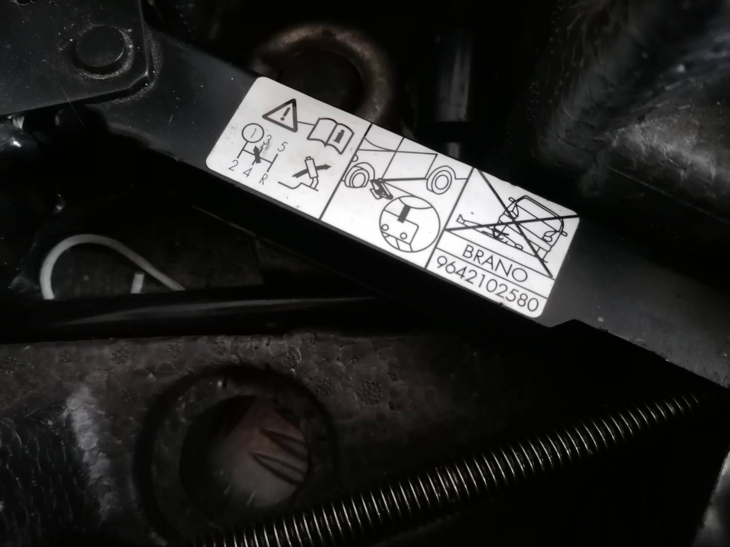 Domkrats priekš PEUGEOT 607 2010