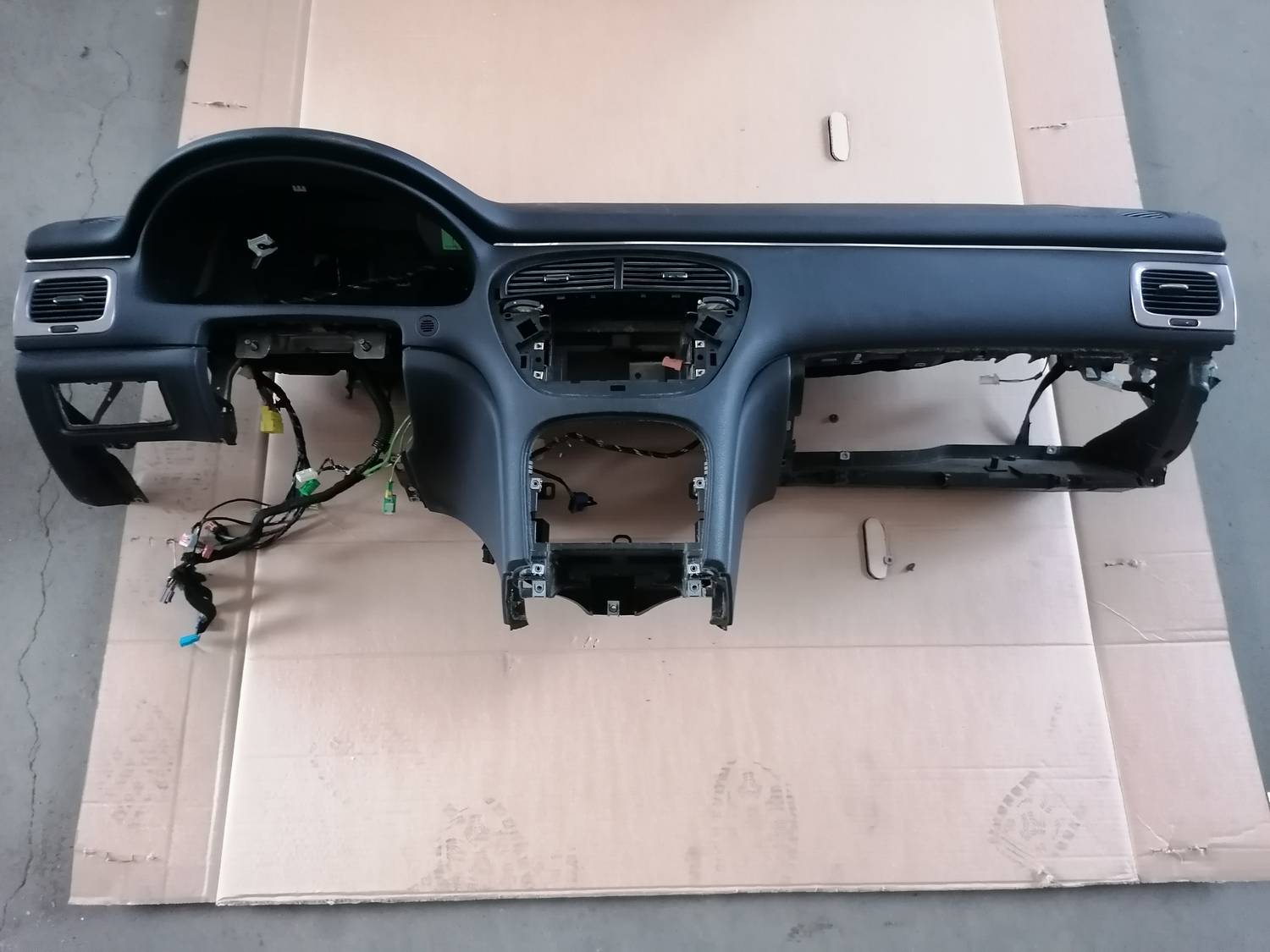 Mērinstrumentu panelis priekš PEUGEOT 607 2010 1 Mērinstrumentu panelis priekš PEUGEOT 607 2010