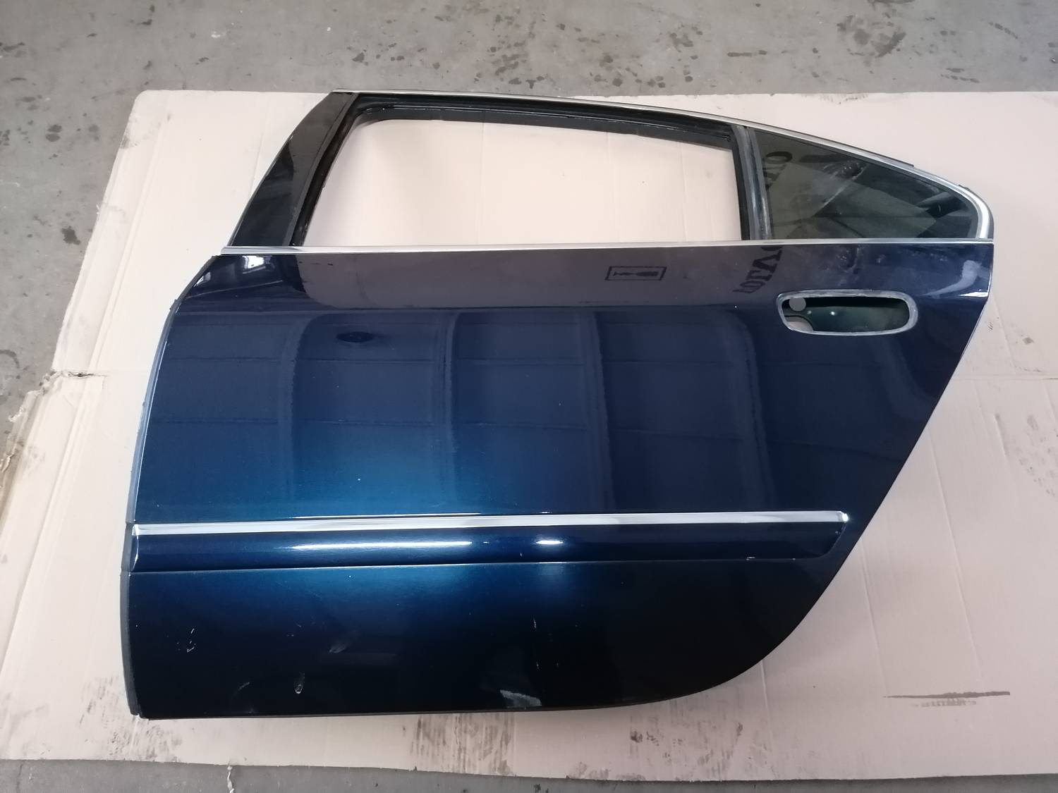 Aizmugurējās kreisās durvis priekš PEUGEOT 607 2010