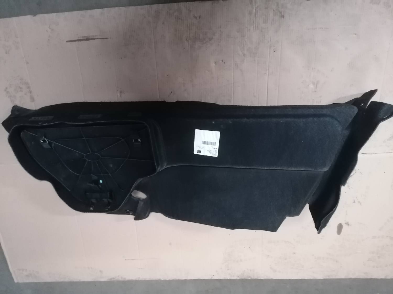 Bagāžnieka nodalījuma sānu apdare priekš PEUGEOT 607 2010