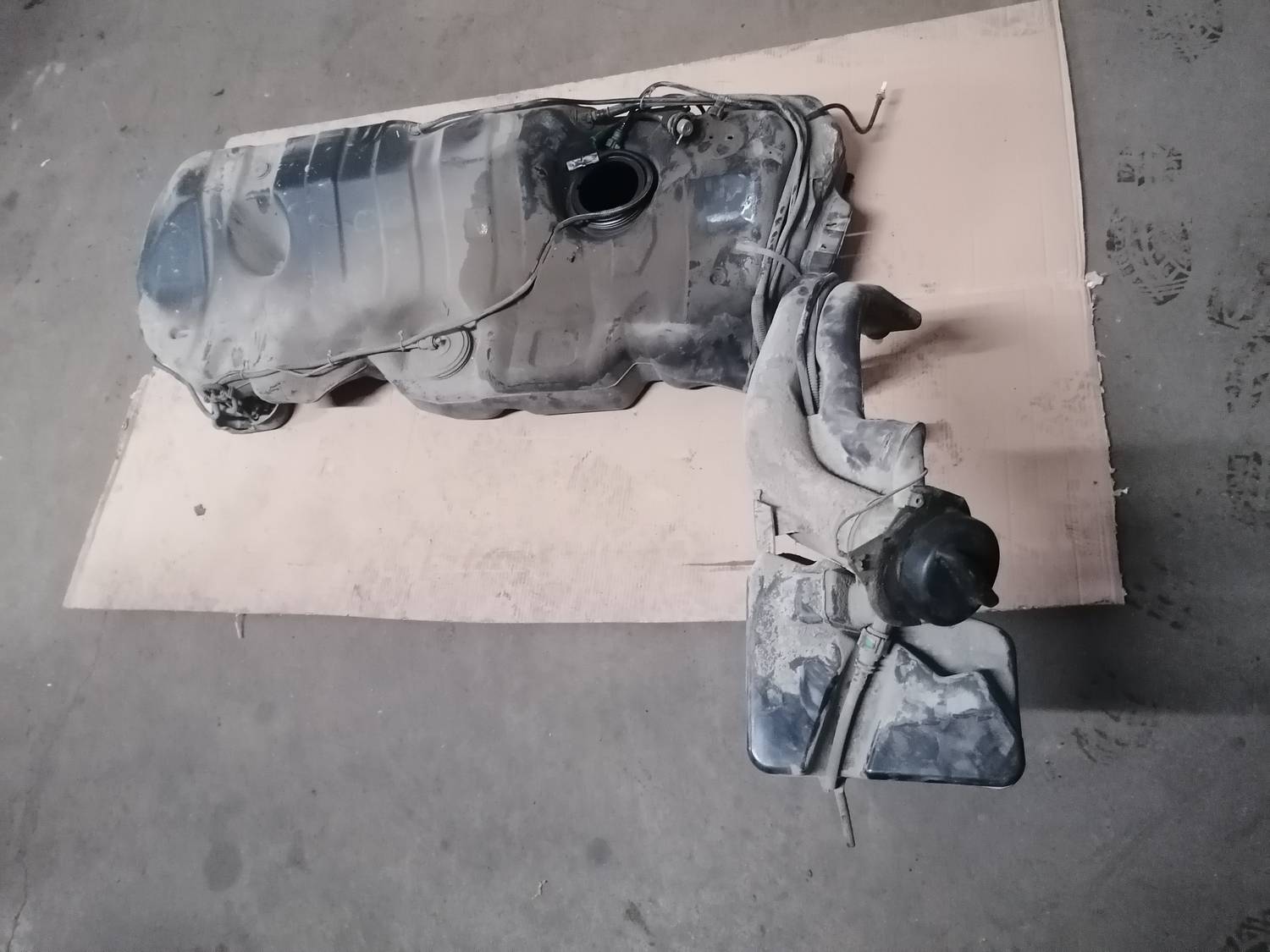 Degvielas tvertne priekš PEUGEOT 607 2010