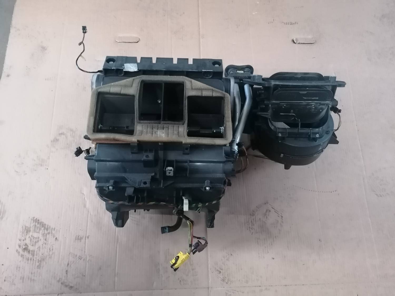 Salona sildītājs priekš PEUGEOT 607 2010 1 Salona sildītājs priekš PEUGEOT 607 2010