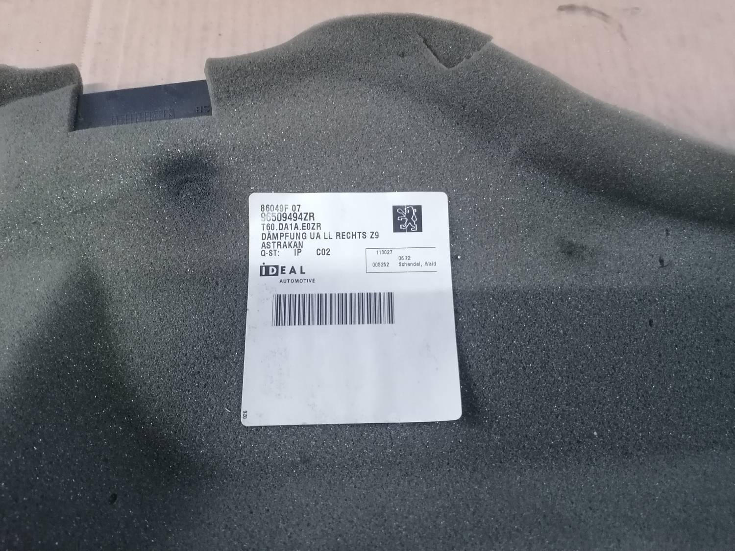 Mērinstrumentu paneļa apakšēja apdare priekš PEUGEOT 607 2010