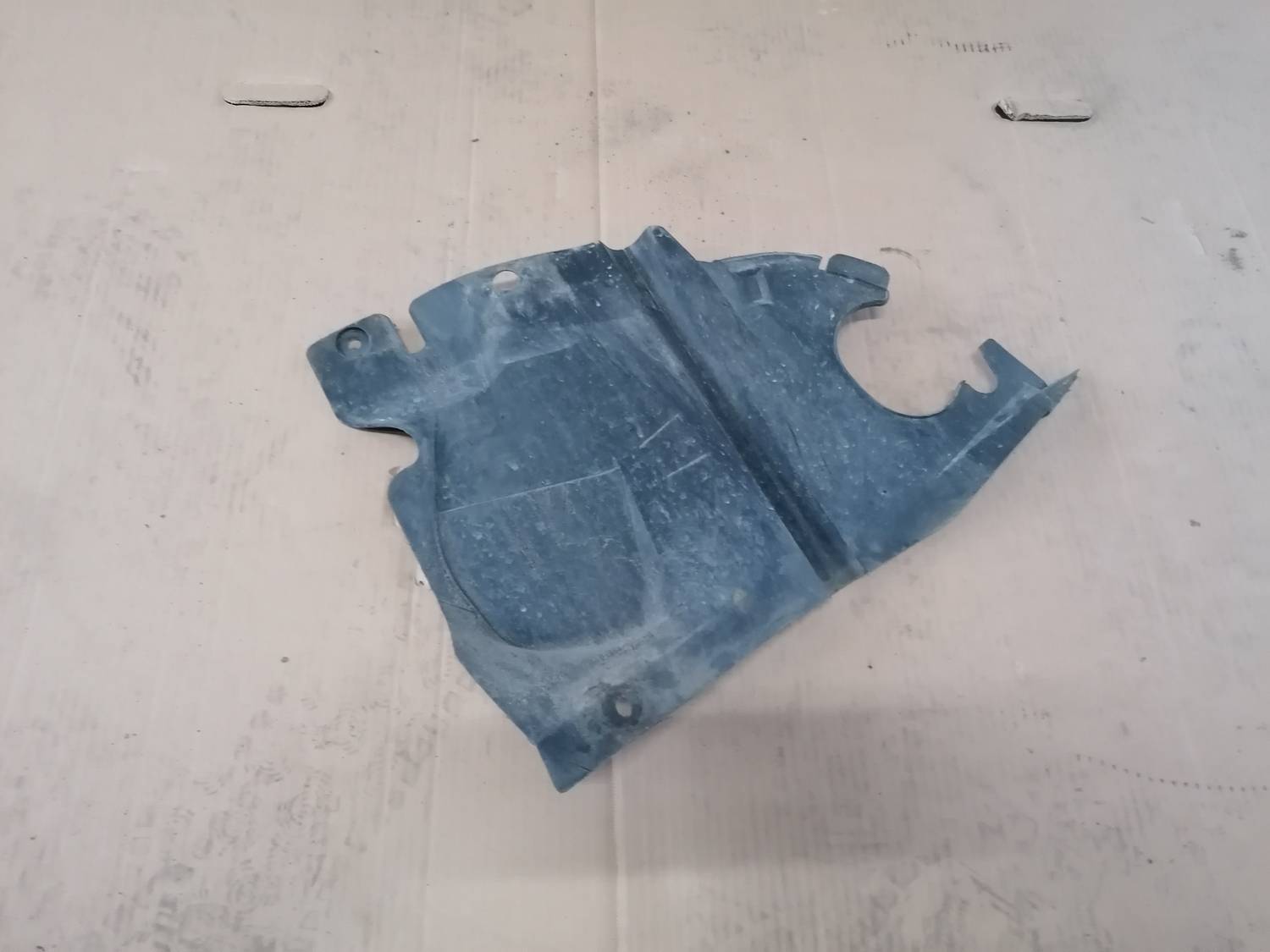 Dzinēja aizsargs priekš PEUGEOT 607 2010 3 Dzinēja aizsargs priekš PEUGEOT 607 2010