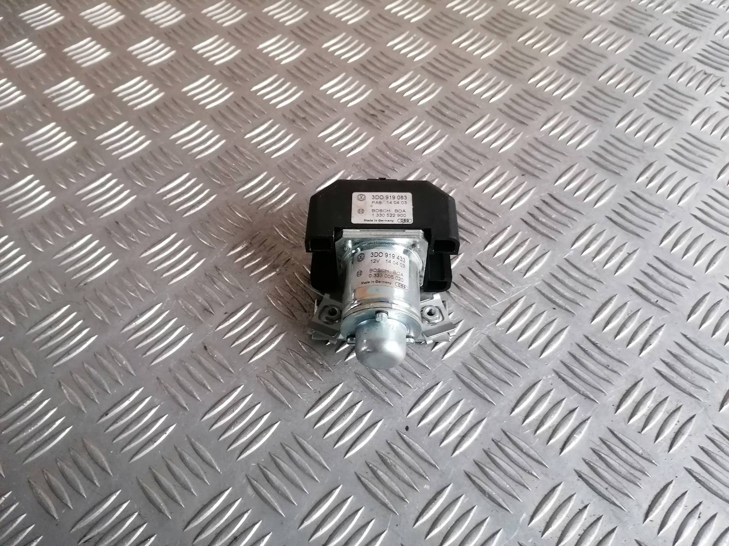 Negatīvais elektrovads priekš VW PHAETON 2003