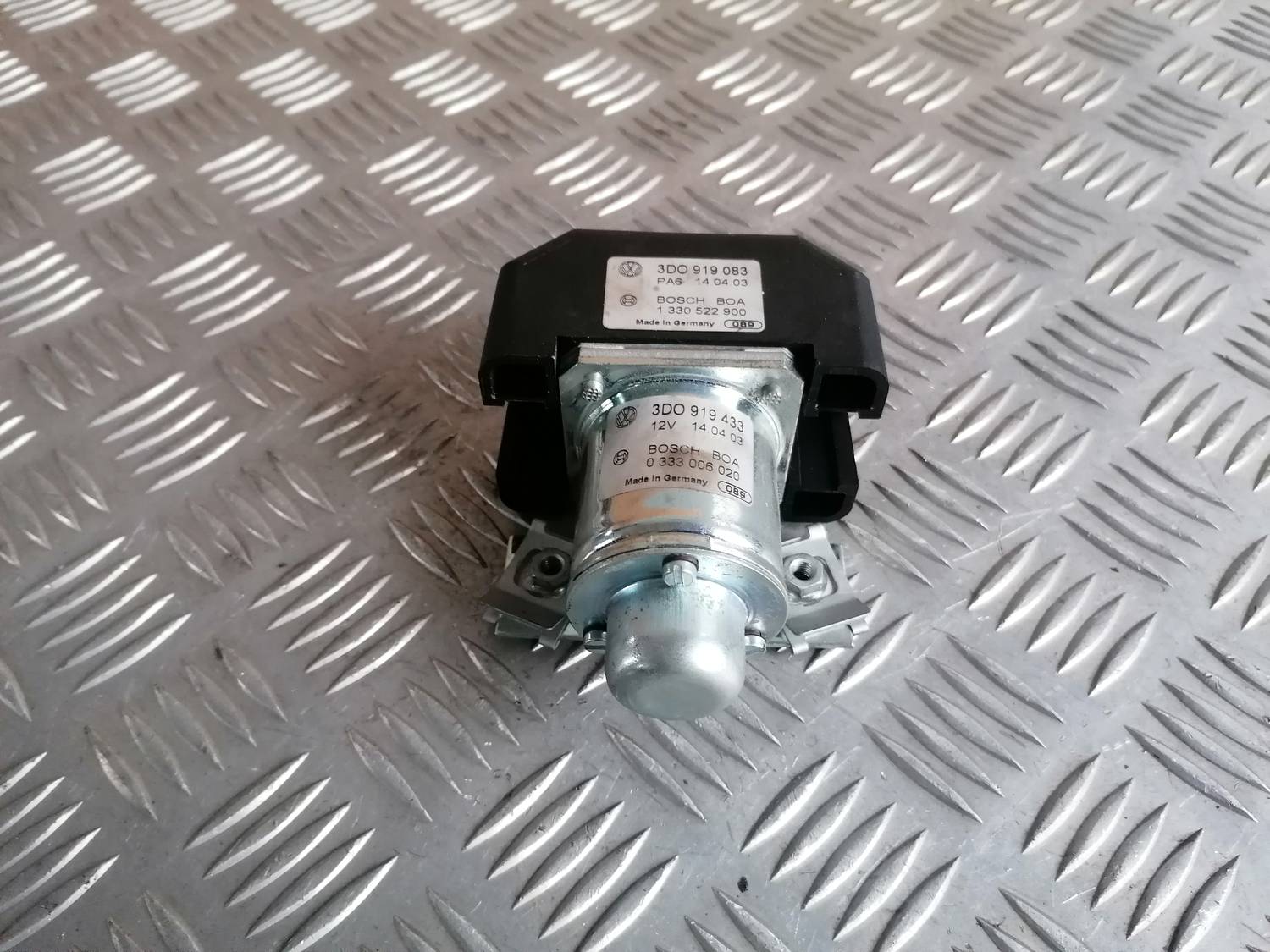 Negatīvais elektrovads priekš VW PHAETON 2003