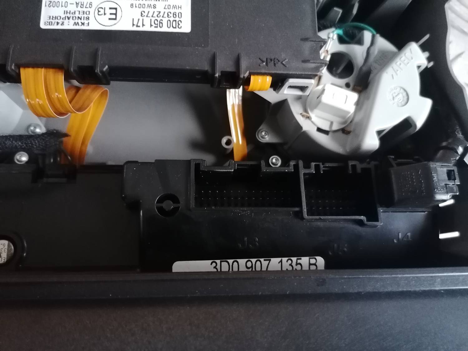 Salona apgaismojuma panelis priekš VW PHAETON 2003 5 Salona apgaismojuma panelis priekš VW PHAETON 2003