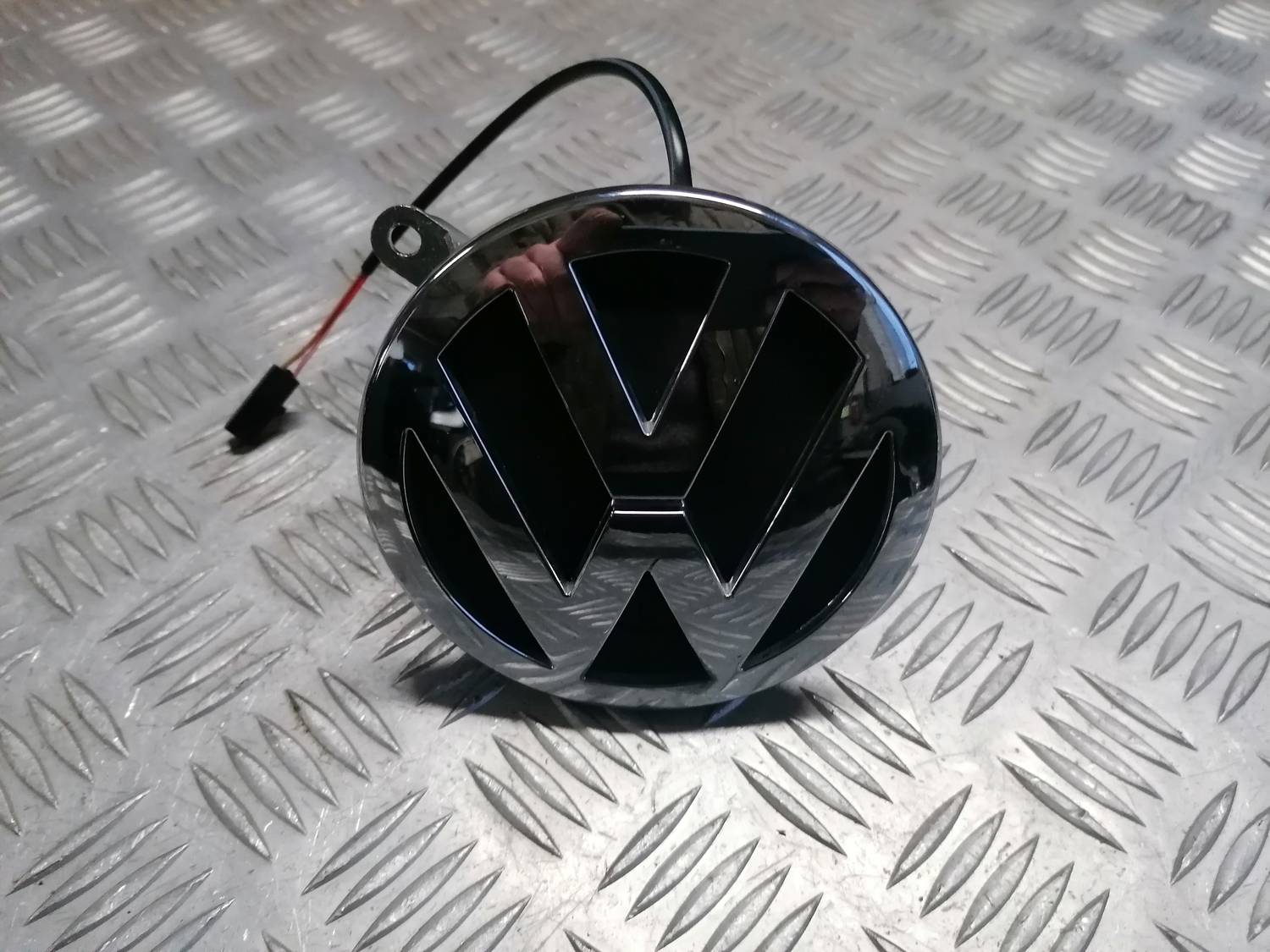 Bagažnieka vāka slēdzenes pogas emblēma priekš VW PHAETON 2003 2 Bagažnieka vāka slēdzenes pogas emblēma priekš VW PHAETON 2003