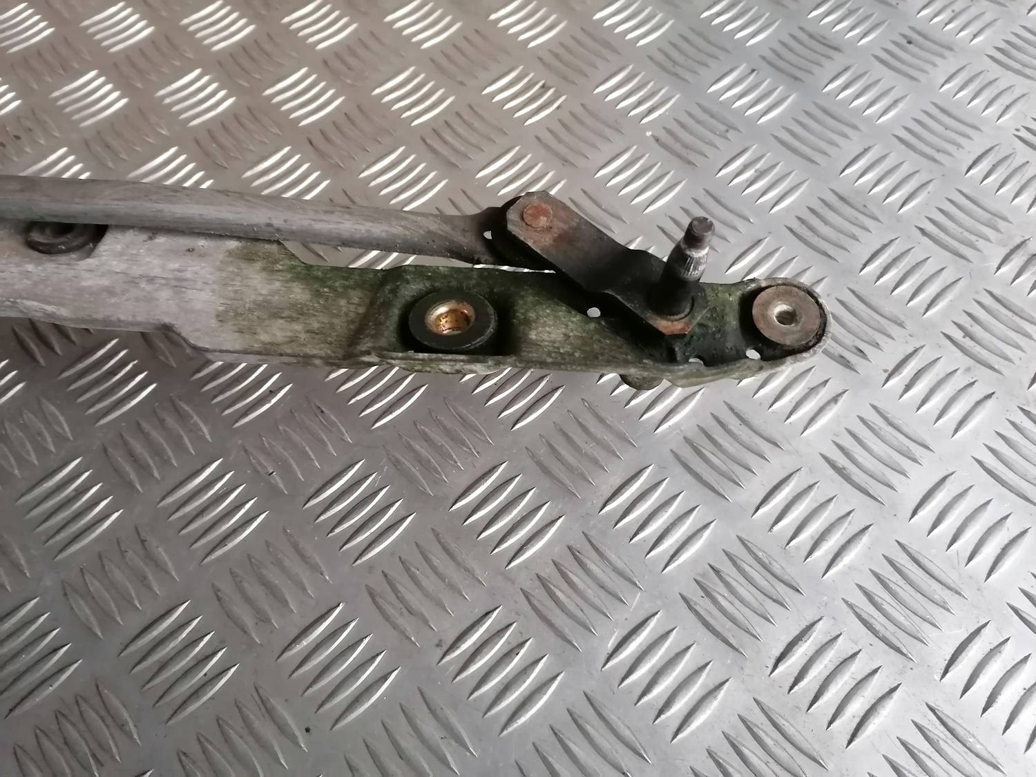 Vējstikla tīrīšanas mehānisms priekš VW PHAETON 2003 2 Vējstikla tīrīšanas mehānisms priekš VW PHAETON 2003