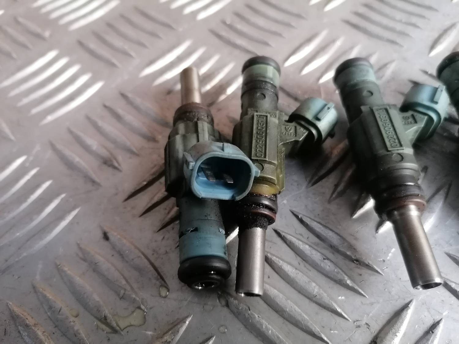 Degvielas smidzinātājs priekš VW PHAETON 2003 4 Degvielas smidzinātājs priekš VW PHAETON 2003