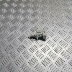 Degvielas tvertnes vāka slēdzene priekš VW PHAETON 2003