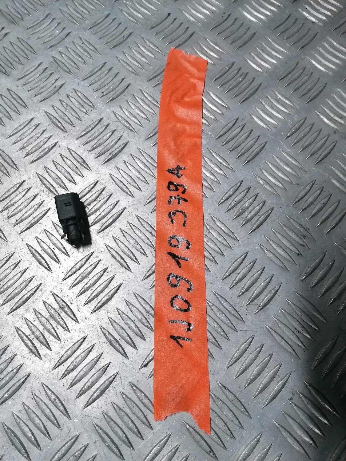 Temperatūras devejs priekš VW PHAETON 2003 4 Temperatūras devejs priekš VW PHAETON 2003