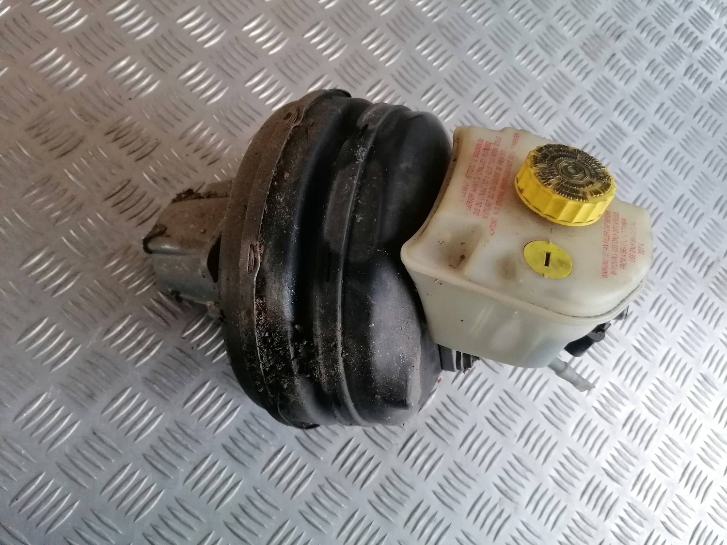 Bremžu pastiprinātāja galvenais cilindrs priekš VW PHAETON 2003