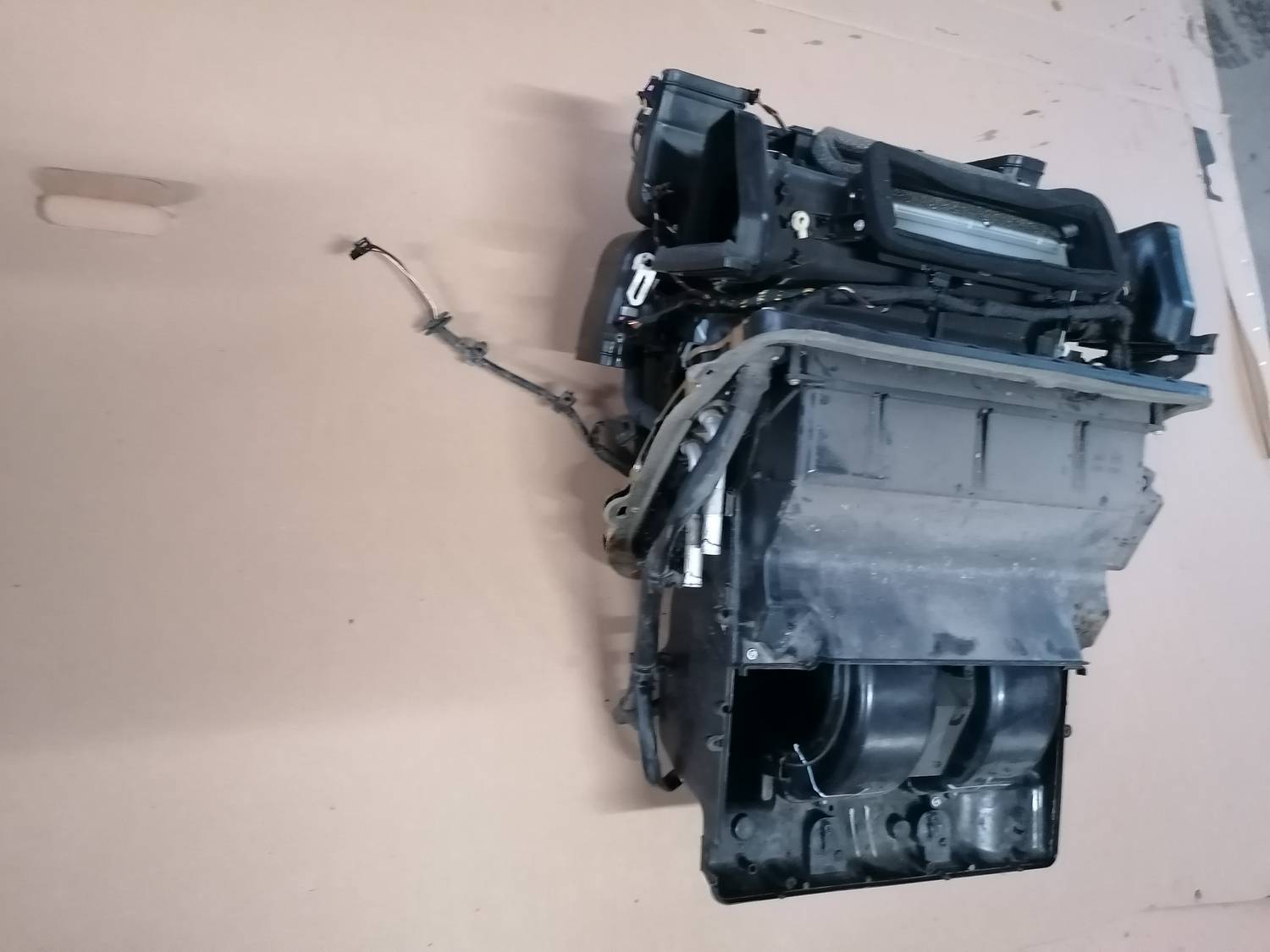 Salona sildītājs priekš VW PHAETON 2003 2 Salona sildītājs priekš VW PHAETON 2003