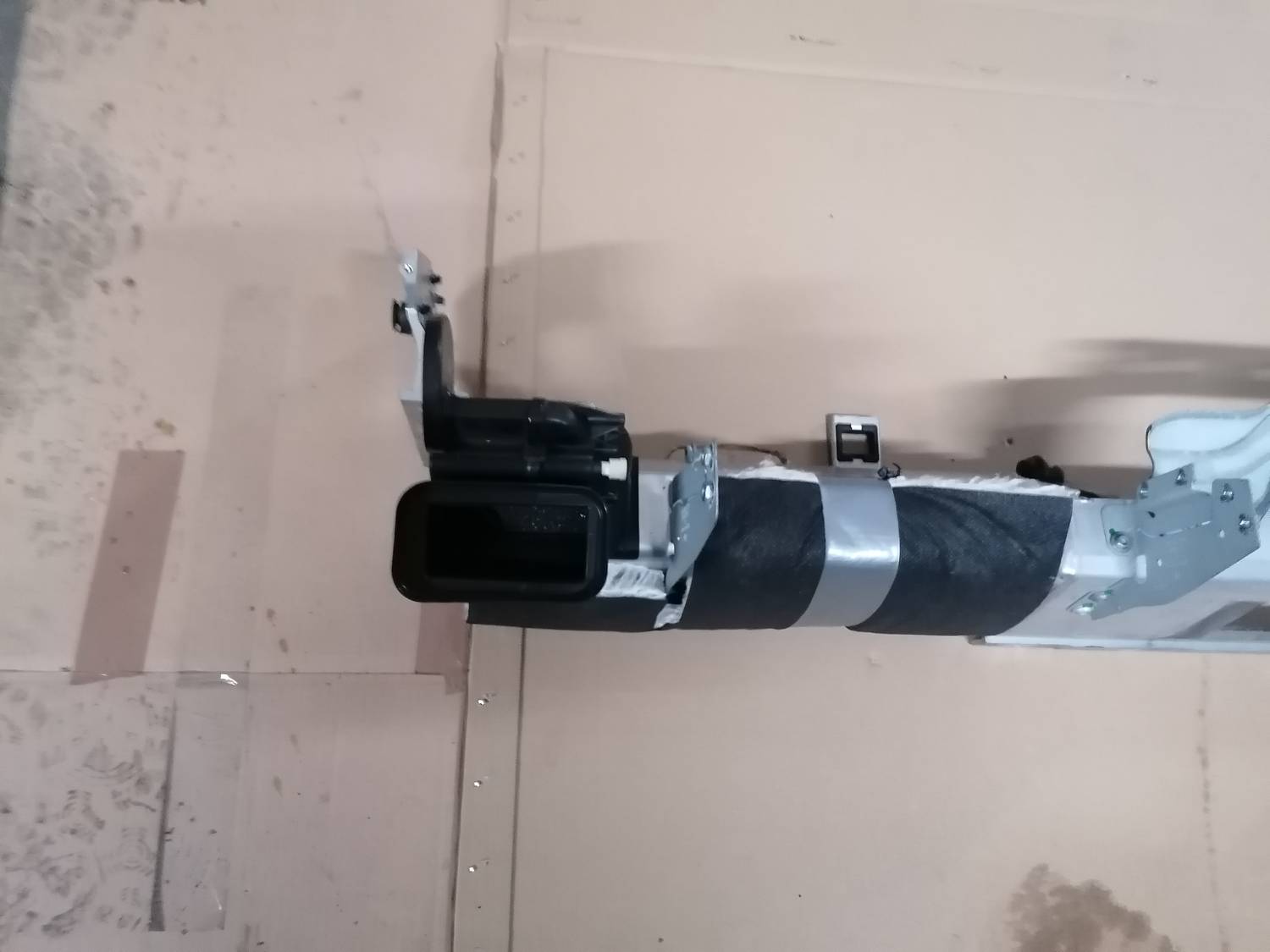 Mērinstrumentu paneļa pastiprinātājs priekš VW PHAETON 2003 3 Mērinstrumentu paneļa pastiprinātājs priekš VW PHAETON 2003