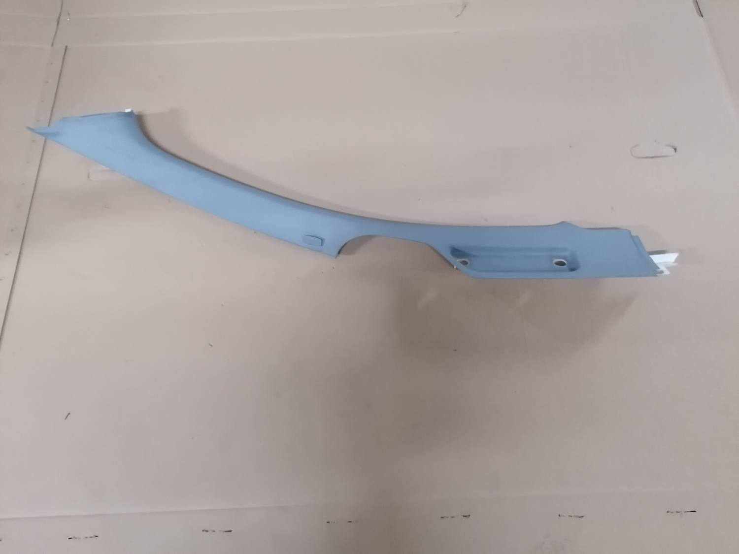 Priekšējas salona statnes apdare priekš VW PHAETON 2003 1 Priekšējas salona statnes apdare priekš VW PHAETON 2003