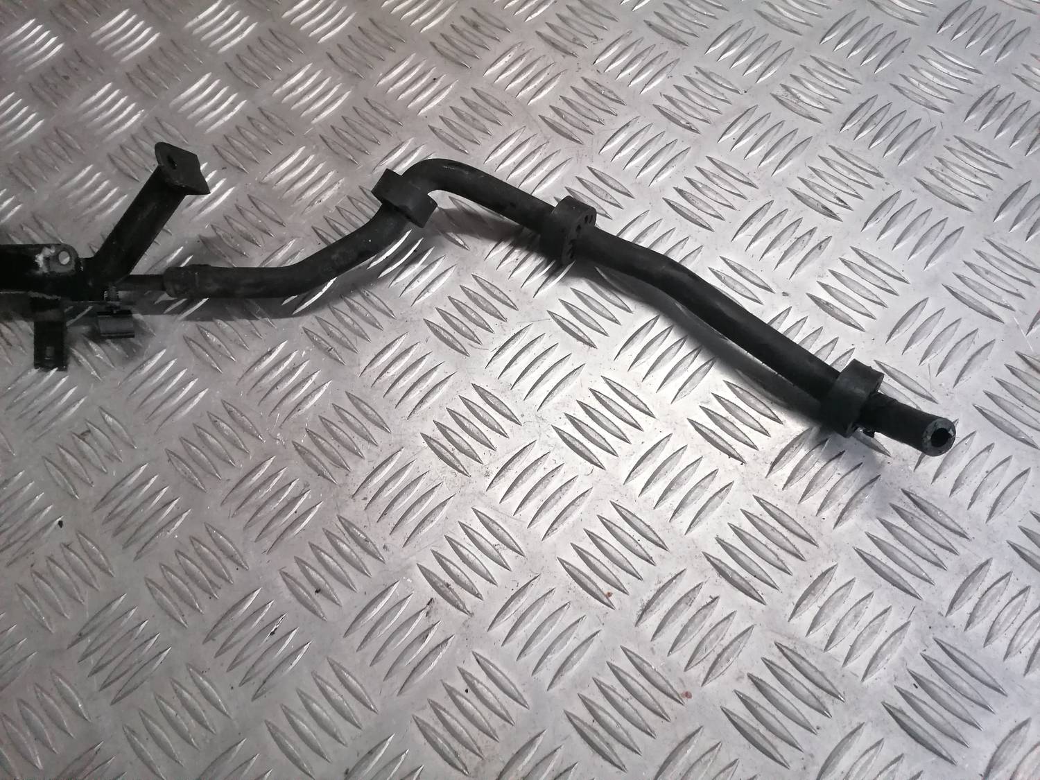 Interkulera caurule priekš VW PHAETON 2003 3 Interkulera caurule priekš VW PHAETON 2003