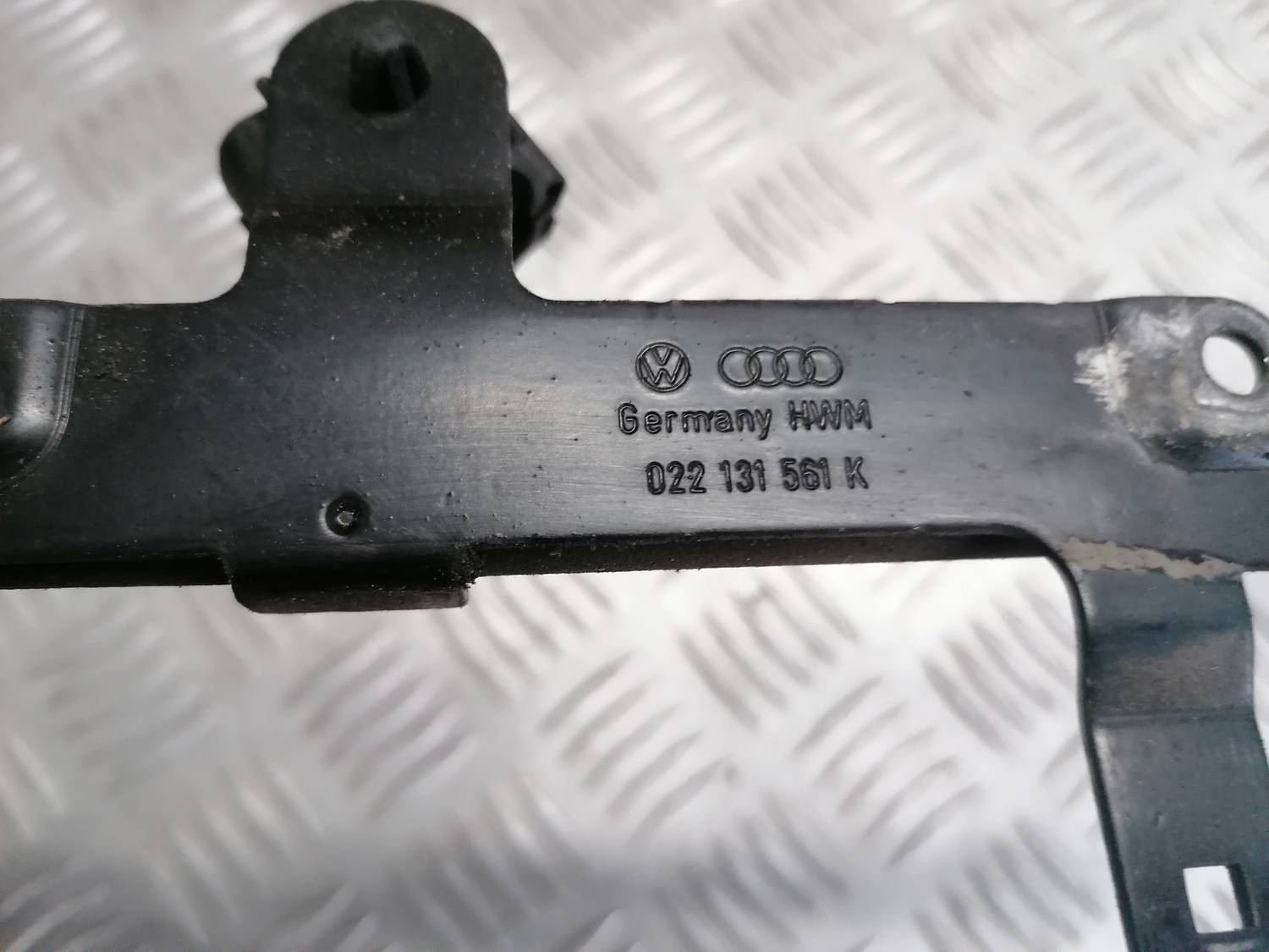 Interkulera caurule priekš VW PHAETON 2003 4 Interkulera caurule priekš VW PHAETON 2003