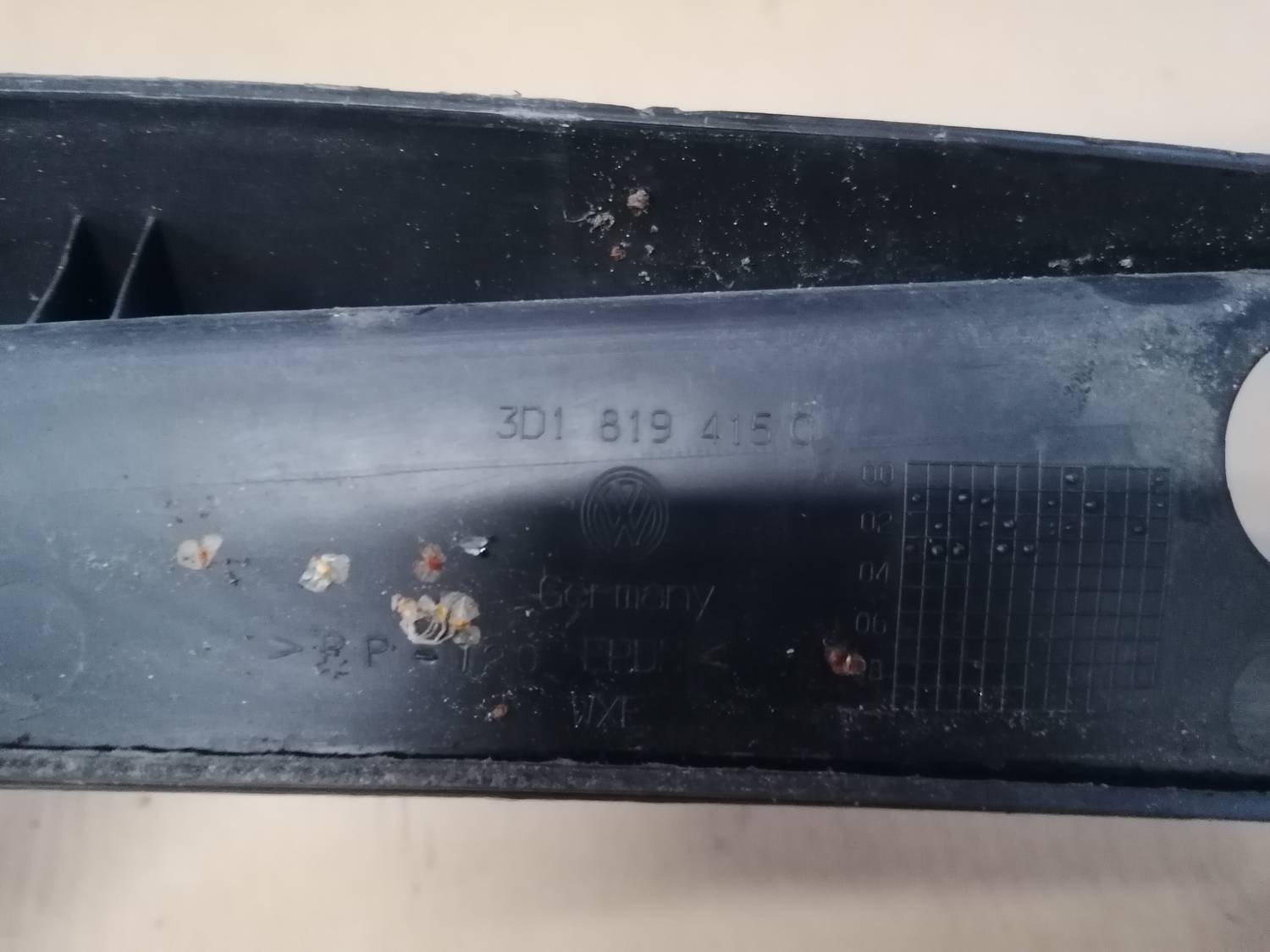 Vējstikla uzlika (deflektors) priekš VW PHAETON 2003 6 Vējstikla uzlika (deflektors) priekš VW PHAETON 2003