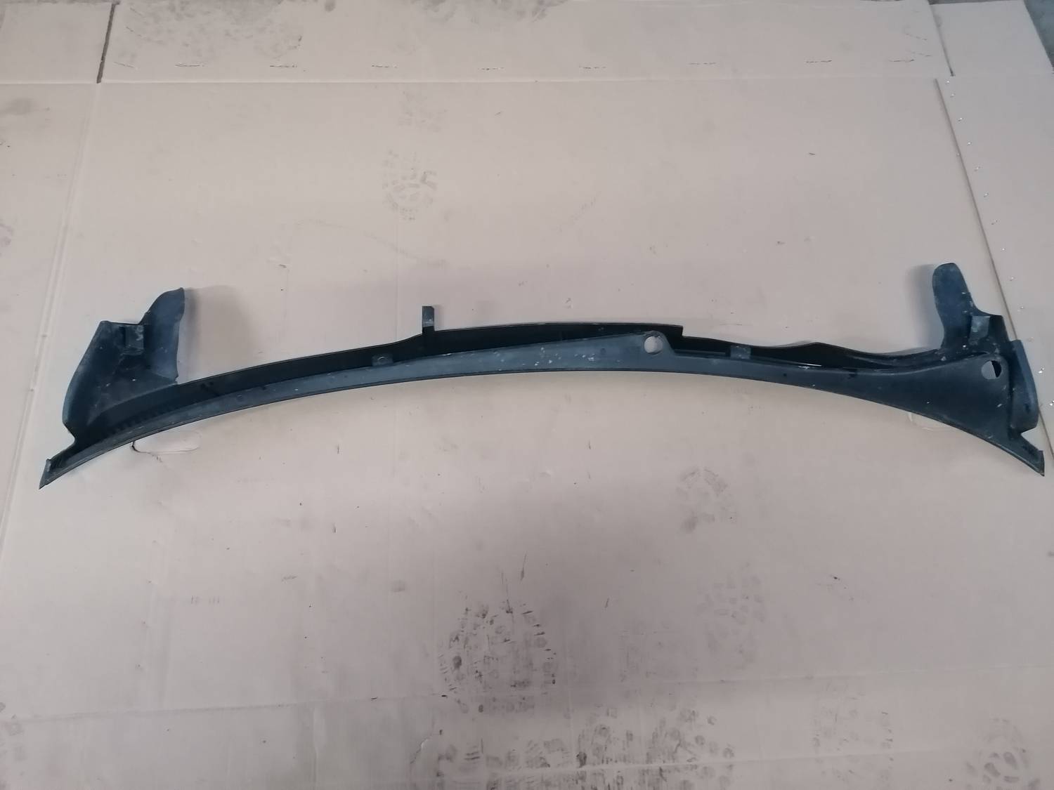 Vējstikla uzlika (deflektors) priekš VW PHAETON 2003 2 Vējstikla uzlika (deflektors) priekš VW PHAETON 2003