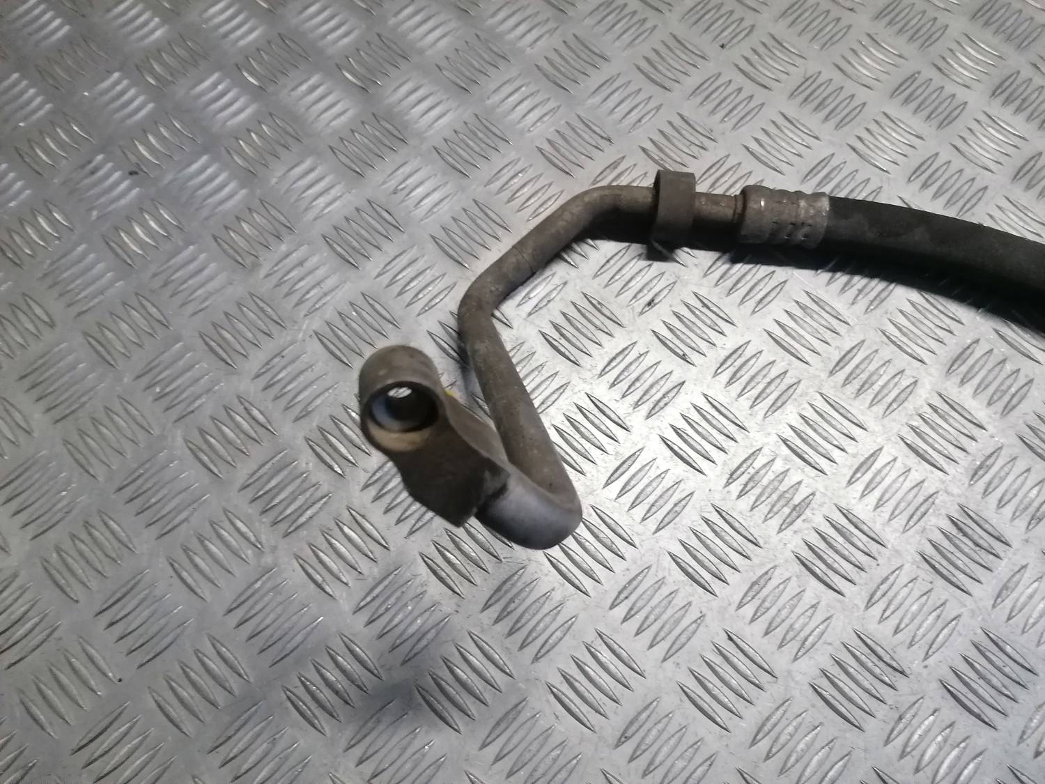 Gaisa kondicioniera caurule priekš VW PHAETON 2003