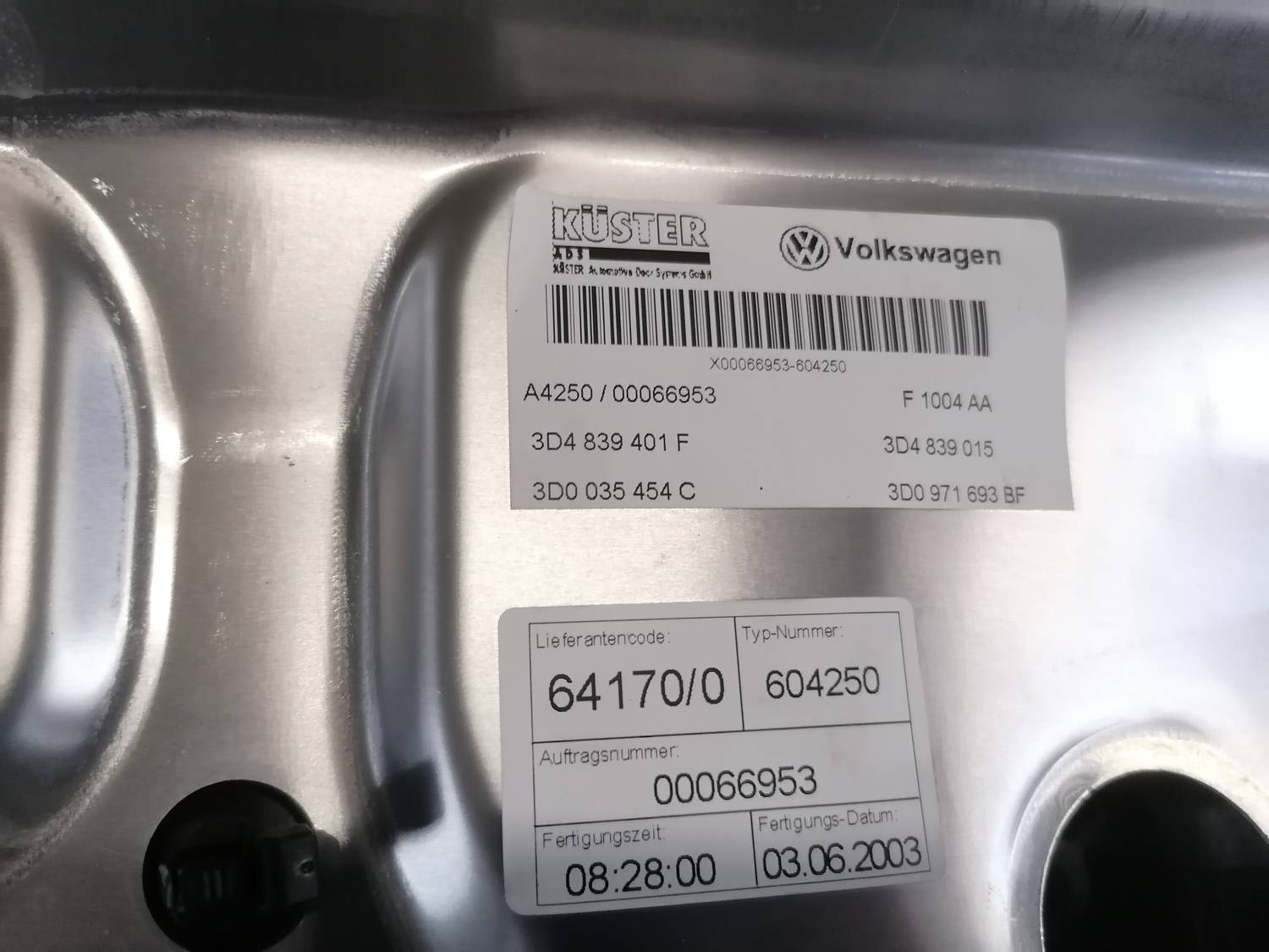 Stikla pacelšanas mehānisma panele priekš VW PHAETON 2003 3 Stikla pacelšanas mehānisma panele priekš VW PHAETON 2003