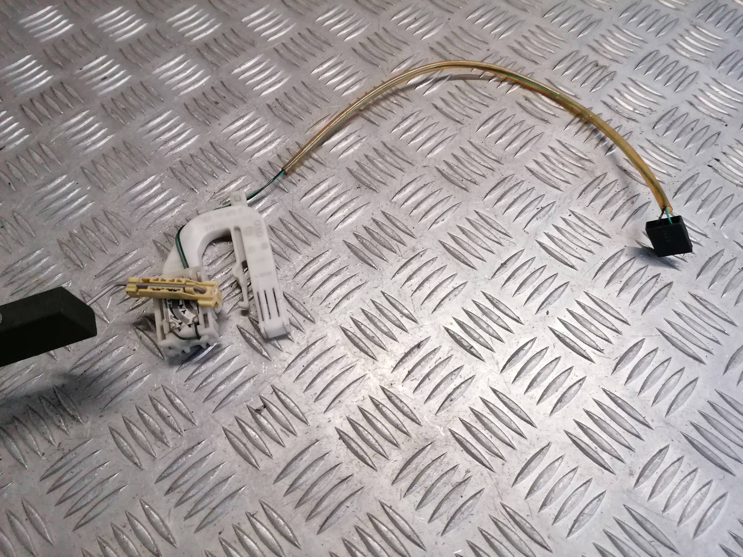 Degvielas tvertnes sūkņa līmeņa devējs priekš VW PHAETON 2003 2 Degvielas tvertnes sūkņa līmeņa devējs priekš VW PHAETON 2003