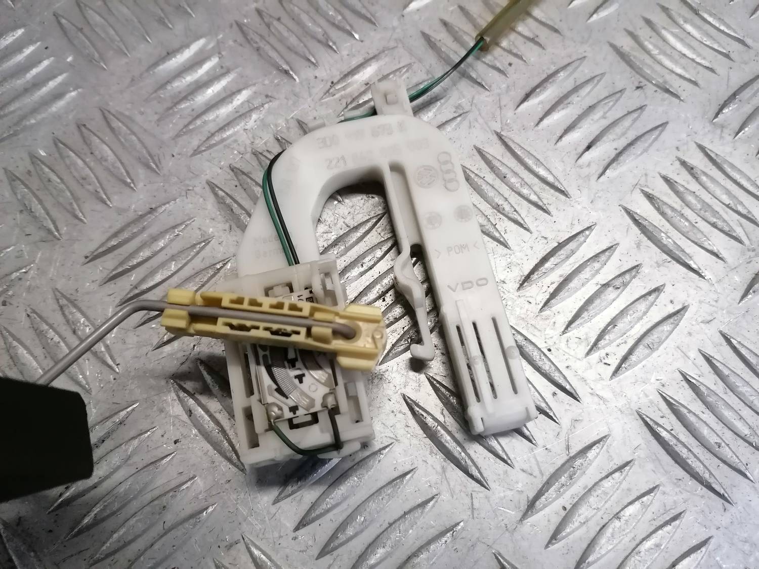 Degvielas tvertnes sūkņa līmeņa devējs priekš VW PHAETON 2003 3 Degvielas tvertnes sūkņa līmeņa devējs priekš VW PHAETON 2003