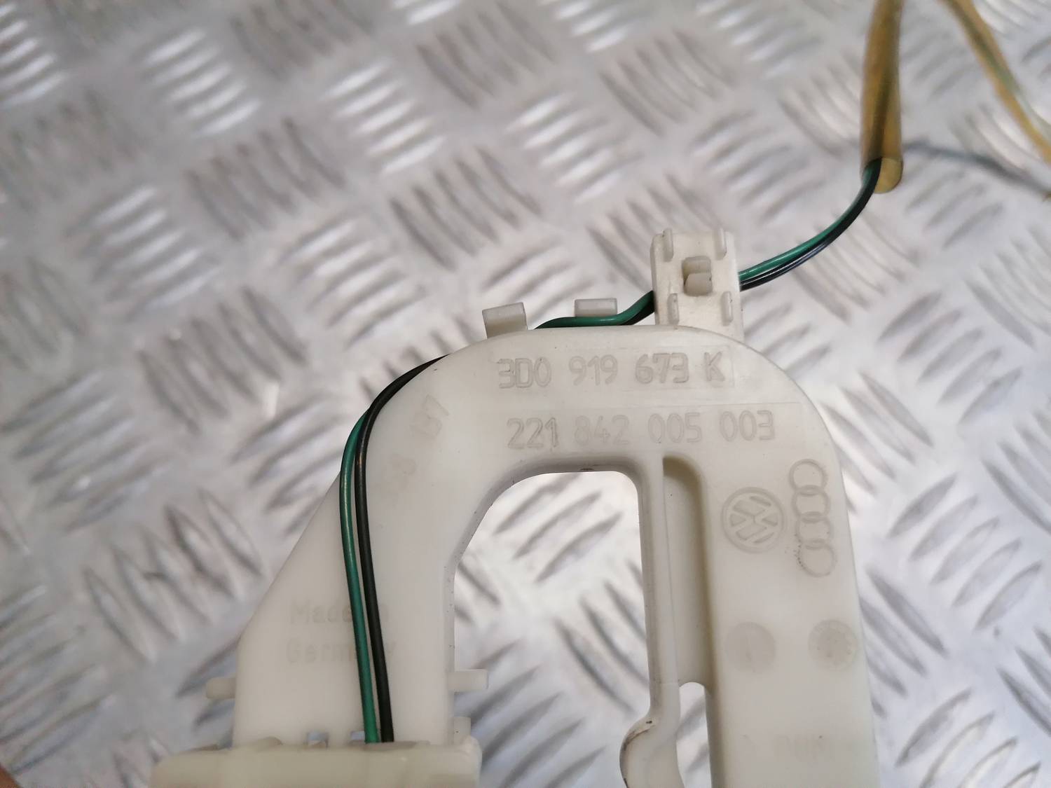 Degvielas tvertnes sūkņa līmeņa devējs priekš VW PHAETON 2003 4 Degvielas tvertnes sūkņa līmeņa devējs priekš VW PHAETON 2003