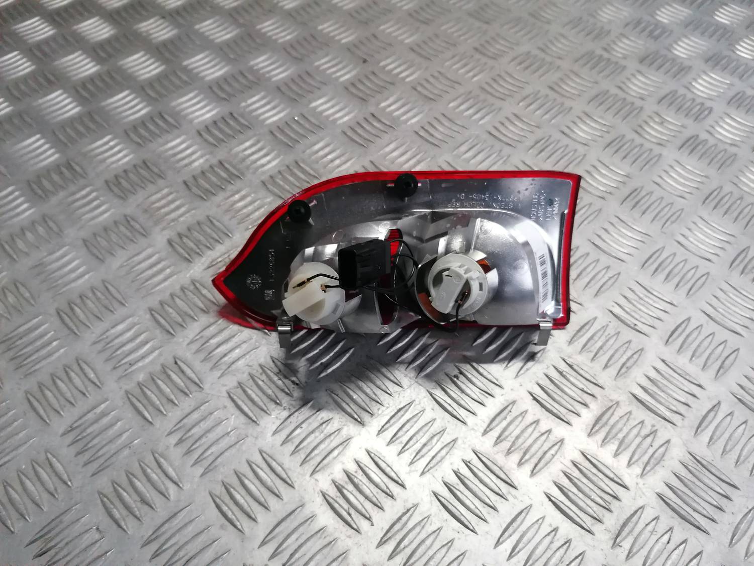 Aizmugurējais kreisais lukturis priekš OPEL INSIGNIA SPORTS TOURER 2013