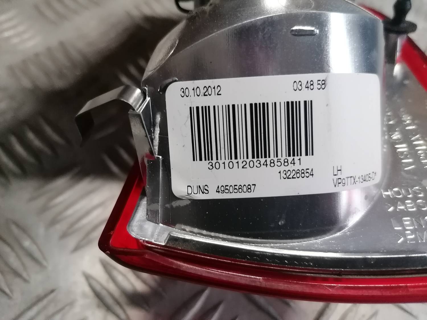 Aizmugurējais kreisais lukturis priekš OPEL INSIGNIA SPORTS TOURER 2013