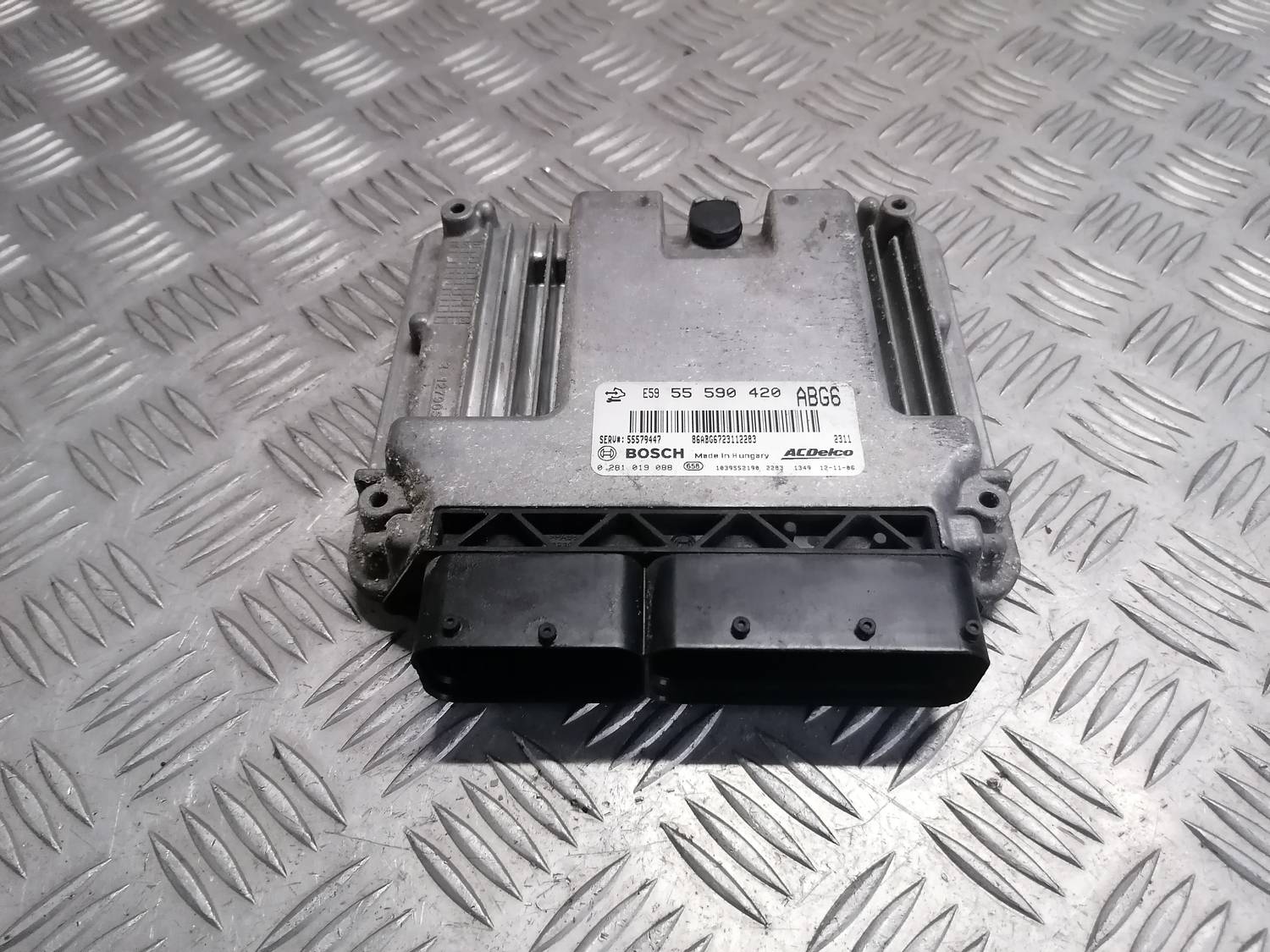 Dzinēja vadības bloks priekš OPEL INSIGNIA SPORTS TOURER 2013 4 Dzinēja vadības bloks priekš OPEL INSIGNIA SPORTS TOURER 2013