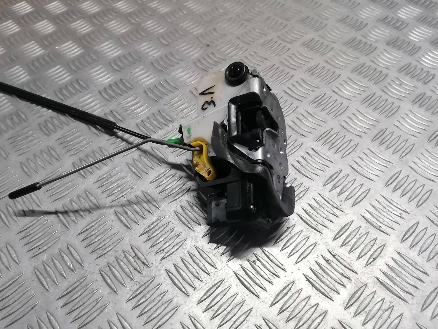 Aizmugurējo kreiso durvju slēdzene priekš OPEL INSIGNIA SPORTS TOURER 2013