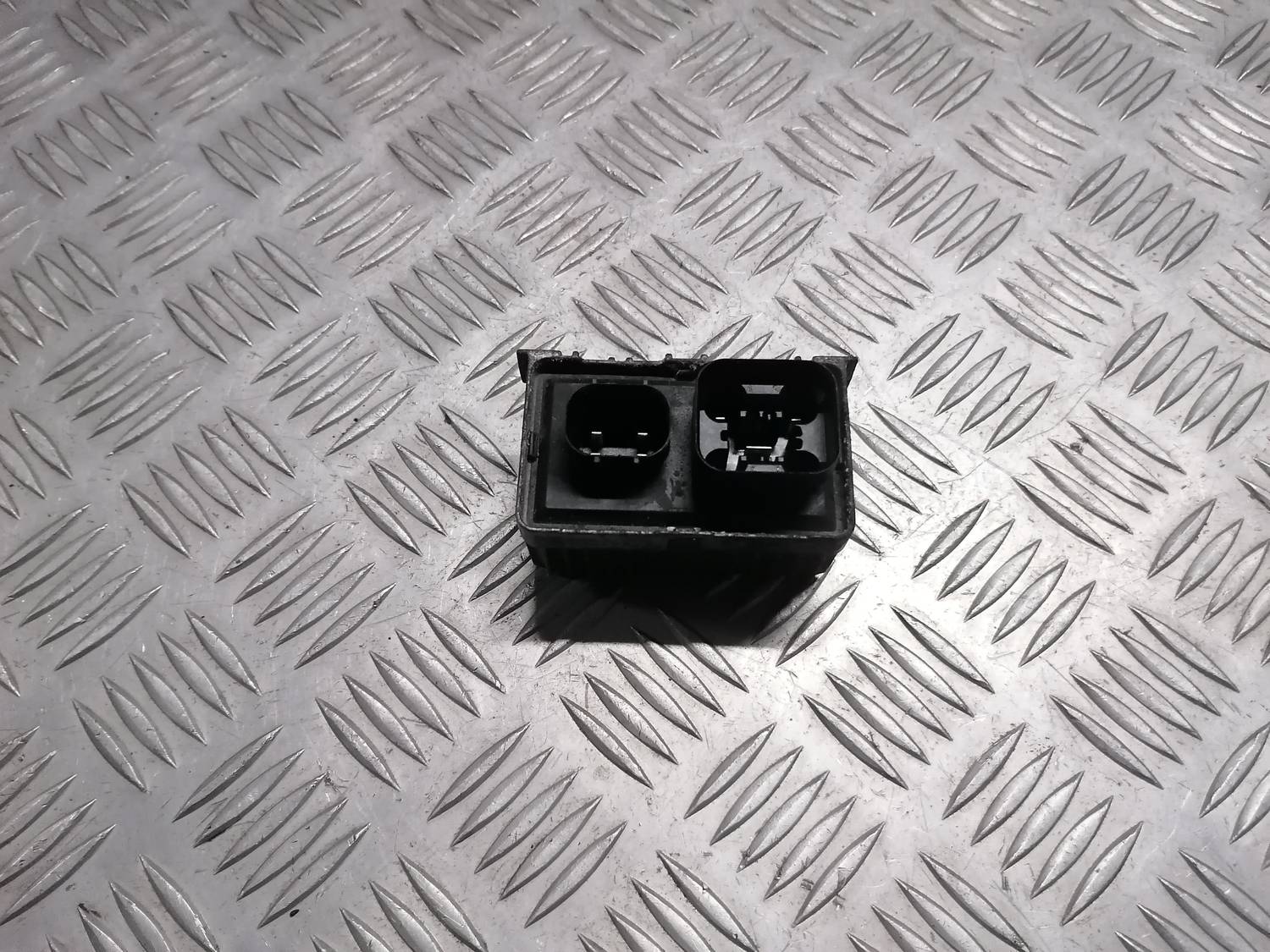 Kvēlsveču releja priekš OPEL INSIGNIA SPORTS TOURER 2013