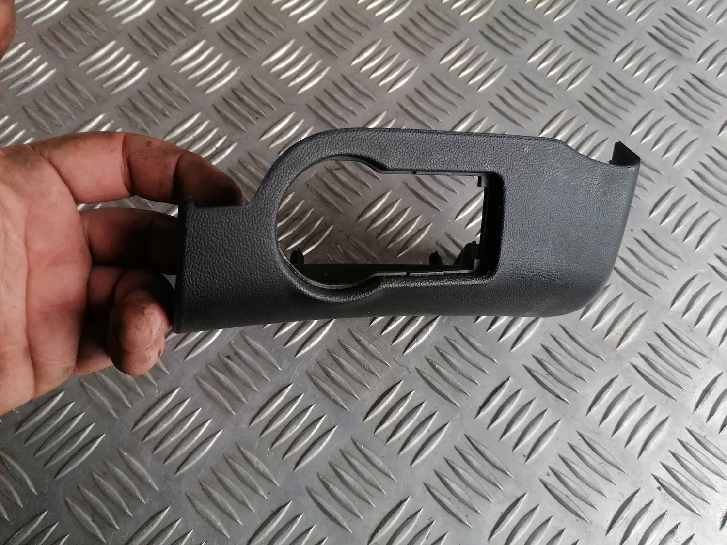 Mērinstrumentu paneļa dekoratīvā uzlika priekš OPEL INSIGNIA SPORTS TOURER 2013