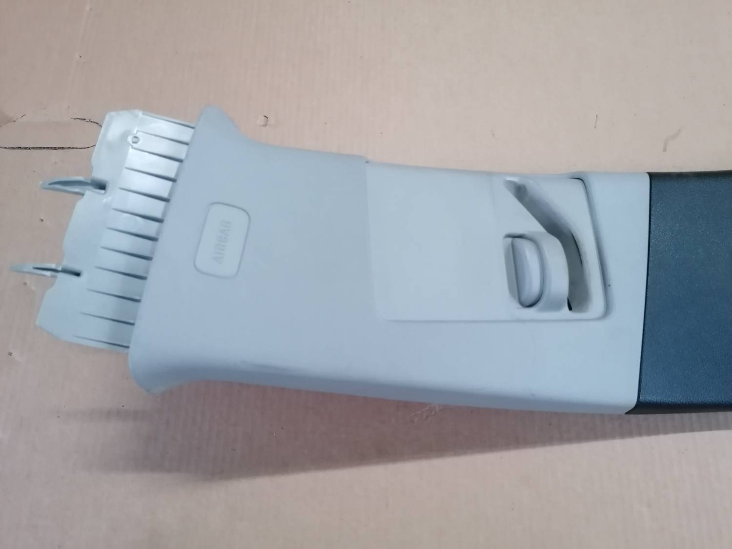 Vidējas salona statnes apdare priekš OPEL INSIGNIA SPORTS TOURER 2013 2 Vidējas salona statnes apdare priekš OPEL INSIGNIA SPORTS TOURER 2013