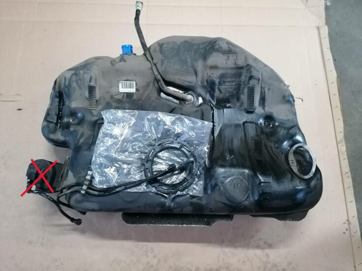 Degvielas tvertne priekš OPEL INSIGNIA SPORTS TOURER 2013