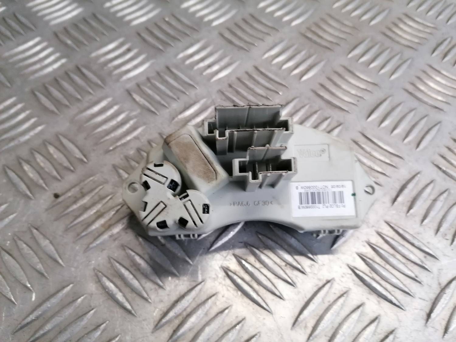 Salona ventilatora rezistors priekš BMW 318D E91 2008 TOURING 3 Salona ventilatora rezistors priekš BMW 318D E91 2008 TOURING