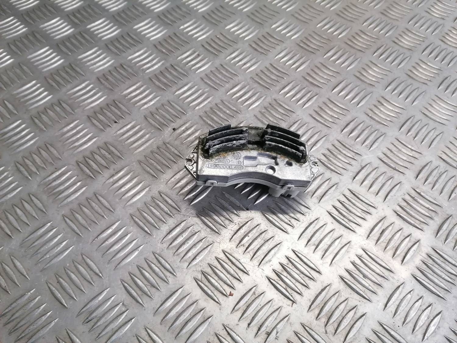 Salona ventilatora rezistors priekš BMW 318D E91 2008 TOURING 2 Salona ventilatora rezistors priekš BMW 318D E91 2008 TOURING