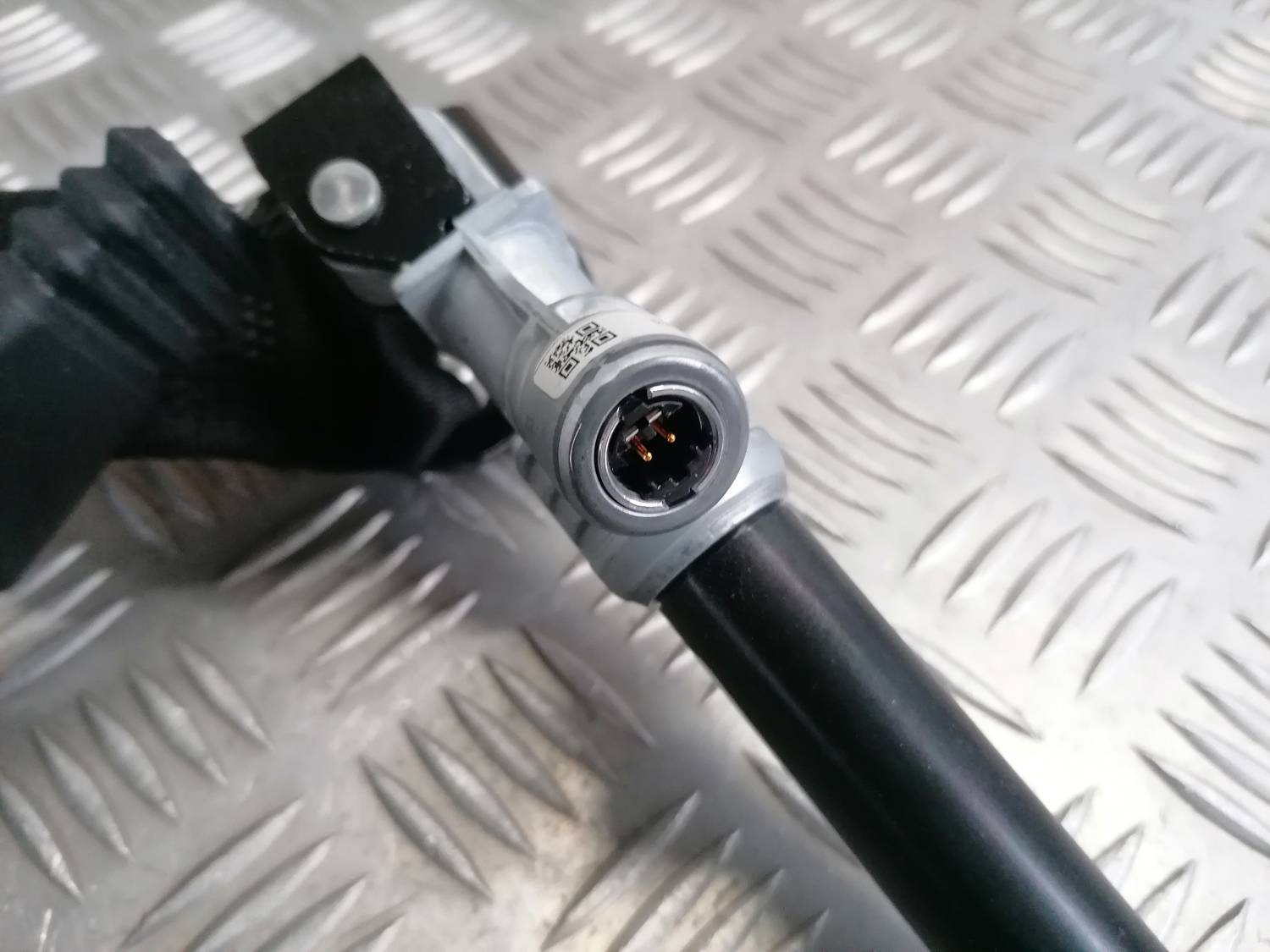 Aizmugurējā dubultā drošības jostas sprādze priekš BMW 318D E91 2008 TOURING