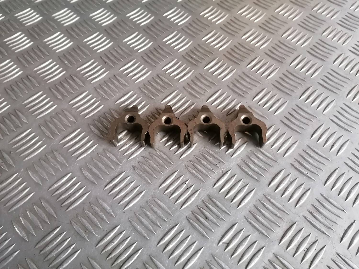 Degvielas smidzinātāja sprauslas turētājs priekš BMW 318D E91 2008 TOURING 1 Degvielas smidzinātāja sprauslas turētājs priekš BMW 318D E91 2008 TOURING