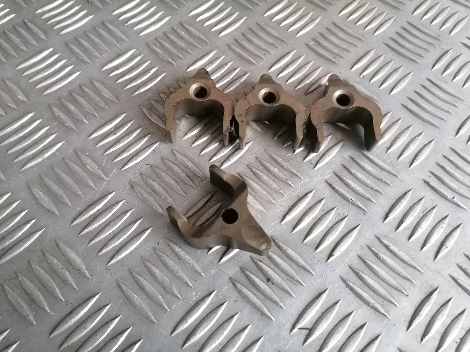 Degvielas smidzinātāja sprauslas turētājs priekš BMW 318D E91 2008 TOURING 3 Degvielas smidzinātāja sprauslas turētājs priekš BMW 318D E91 2008 TOURING