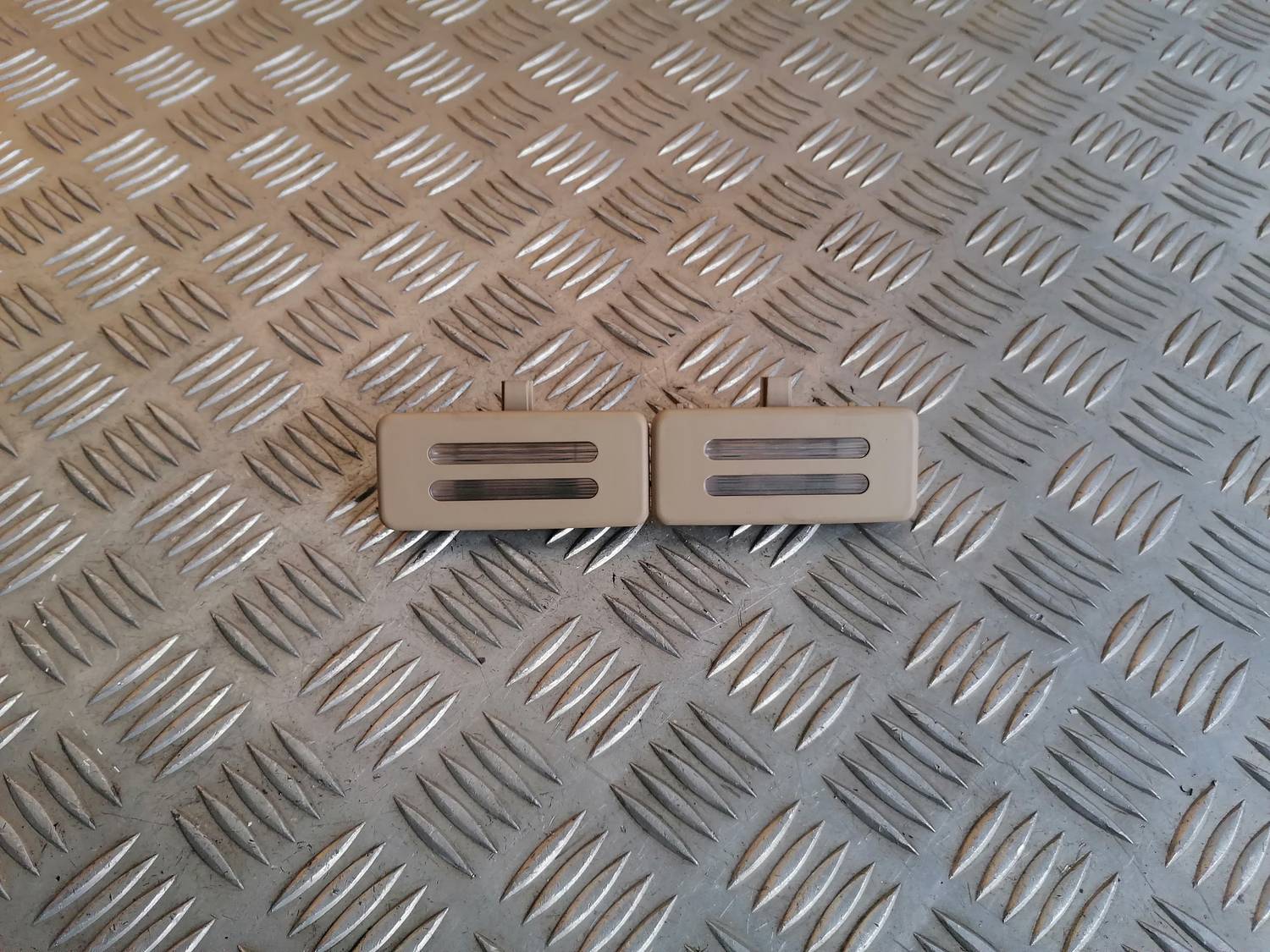 Saules aizsarga apgaismojums priekš BMW 318D E91 2008 TOURING 1 Saules aizsarga apgaismojums priekš BMW 318D E91 2008 TOURING