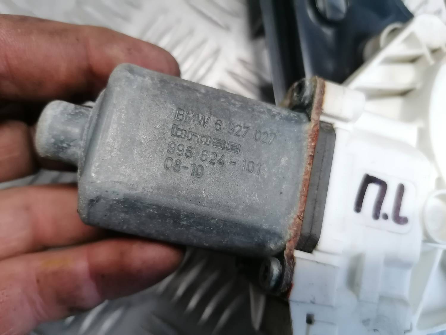 Stikla pacelšanas mehānisms priekšējais kreisais priekš BMW 318D E91 2008 TOURING 5 Stikla pacelšanas mehānisms priekšējais kreisais priekš BMW 318D E91 2008 TOURING