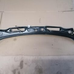 Vējstikla uzlikas (deflektora) režģis priekš BMW 318D E91 2008 TOURING